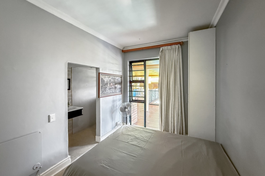 5 Bedroom Property for Sale in Plattekloof Western Cape